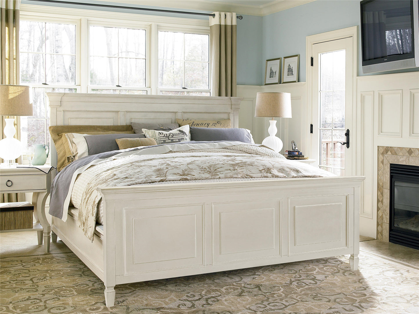 Summer Hill Queen Panel Bed